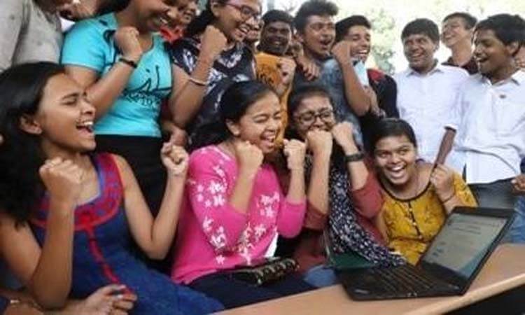 ओडिशा में तीन लाख विद्यार्थियों ने पास की 10वीं की परीक्षा