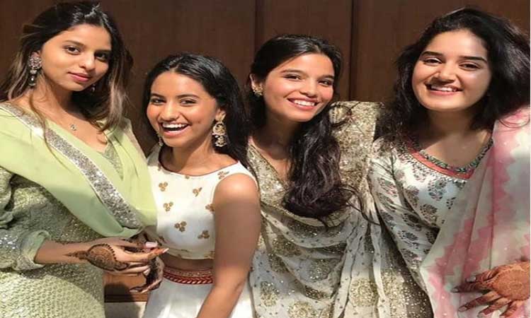 Video Viral:  शाहरुख खान की बेटी सुहाना का ये ट्रैडिशनल लुक खूबसूरती में लगा रहा चार चाँद