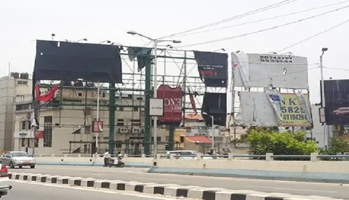 Pune Municipal Corporation (PMC) | After the hoarding incident in Kiwale, Pune Municipal Corporation woke up, action will be taken against billboards advertising without license