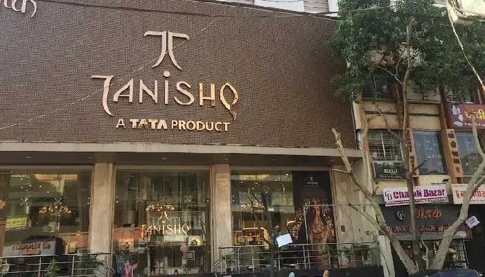 Pune Crime News | Tanishq Showroom Salesman Arrested; Offense against manager, cashier, business manager and showroom owner in cheating case