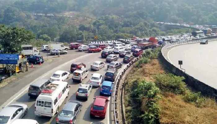 Pune-Mumbai Expressway | पुणे, मुंबई मार्ग पर ट्रैफिक जाम की समस्या खत्म होगी; राज्य सरकार ने लिया ‘यह’ निर्णय