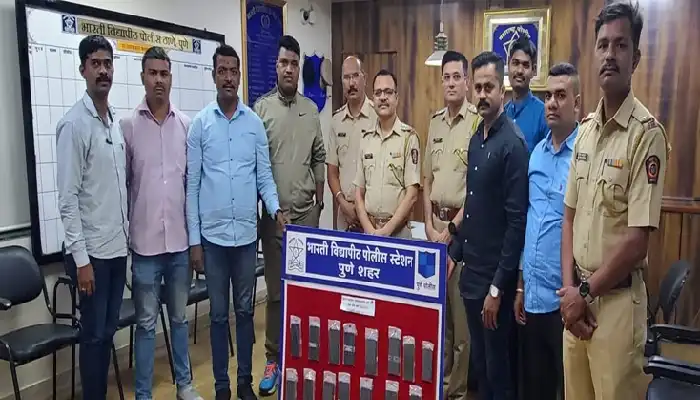 Pune Crime News | गर्लफ्रेंड पर प्रभाव डालने के लिए चुराया 15 मोबाइल, भारती विद्यापीठ पुलिस ने दो को किया गिरफ्तार