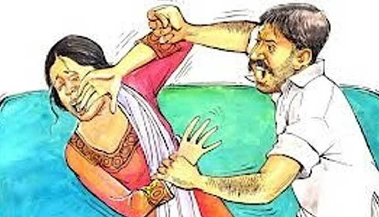 Pune Pimpri Chinchwad Crime News | शॉकिंग! नाना पेठ में युवती से दिनदहाड़े मारपीट