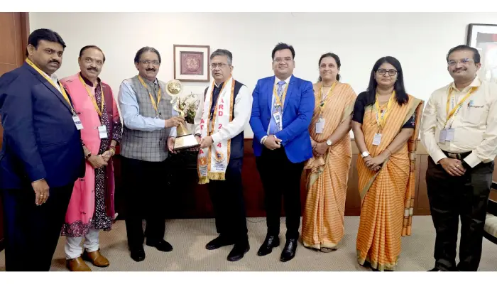 Pune News | वित्तीय क्षेत्र में आशीष कुमार चौहान का बहुमूल्य योगदान; सूर्यदत्त के संस्थापक प्रो. डॉ. संजय चोरडिया ने ‘सूर्यदत्त राष्ट्रीय पुरस्कार २०२४’ प्रदान समारोह में कहा