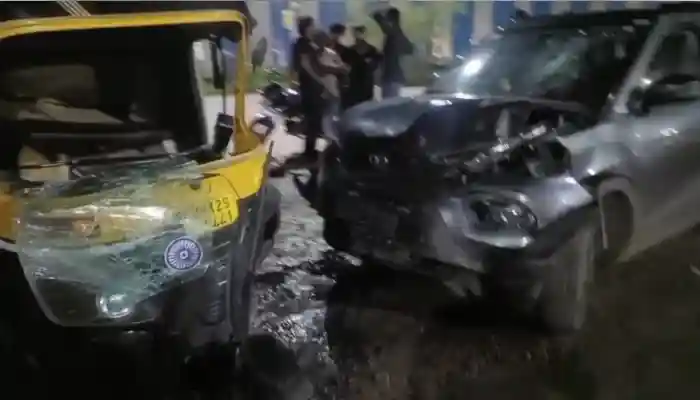 Dhanori Pune Accident News | पुणे में फिर से ड्रंक एंड ड्राइव? तेज गति से जा रही कार ने रिक्शे को उड़ाया, धानोरी में मध्य रात्रि की घटना (Video)